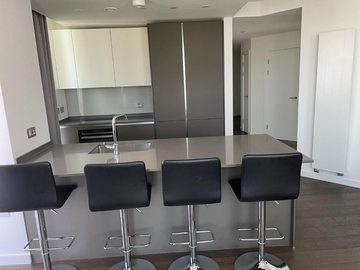 Ellie N Conys 3 Bedroom Apartment With 2 Bathrooms, An Ensuite, Kitchen And Balcony In Stratford Westfield London Exterior photo