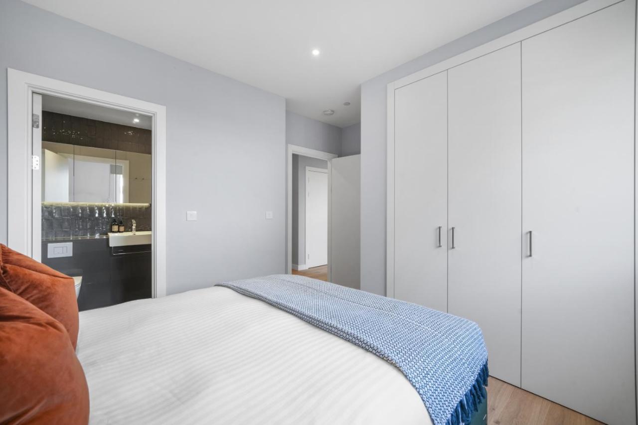 Ellie N Conys 3 Bedroom Apartment With 2 Bathrooms, An Ensuite, Kitchen And Balcony In Stratford Westfield London Exterior photo