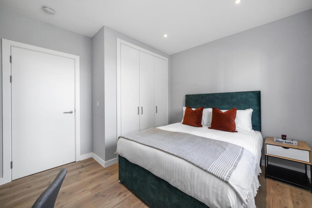 Ellie N Conys 3 Bedroom Apartment With 2 Bathrooms, An Ensuite, Kitchen And Balcony In Stratford Westfield London Exterior photo